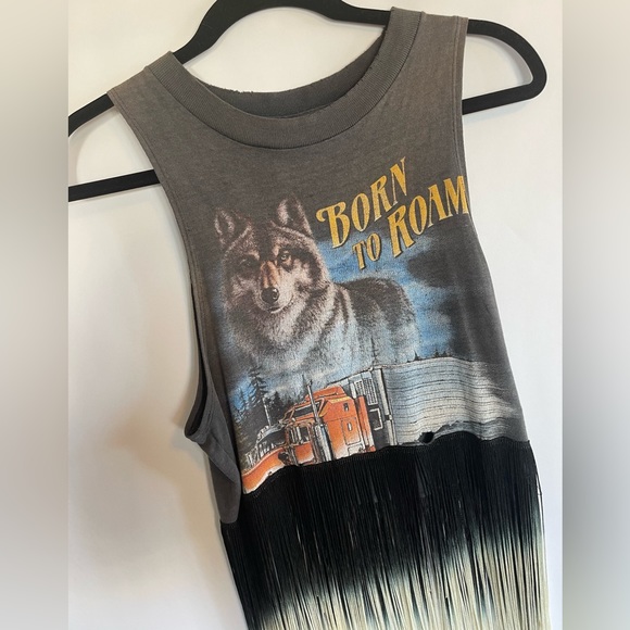 UPCYCLED vintage distressed cutoff t-shirt with hand dip dyed ombré fringe - Picture 2 of 4